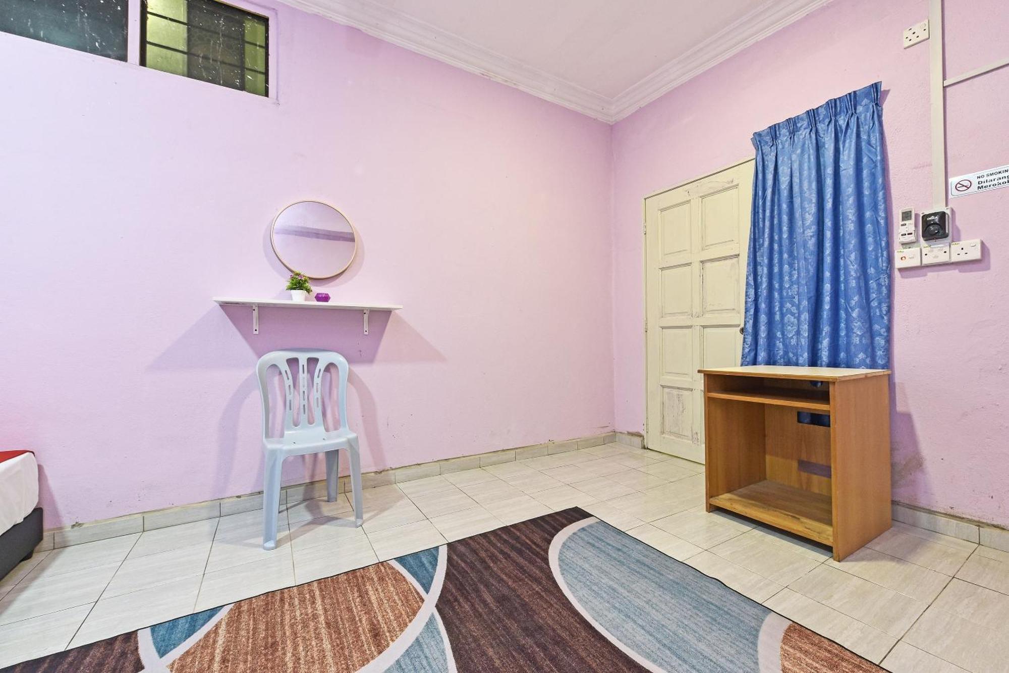 Oyo 90551 Zn Mix Homestay & Roomstay Kampung Raja Bagian luar foto