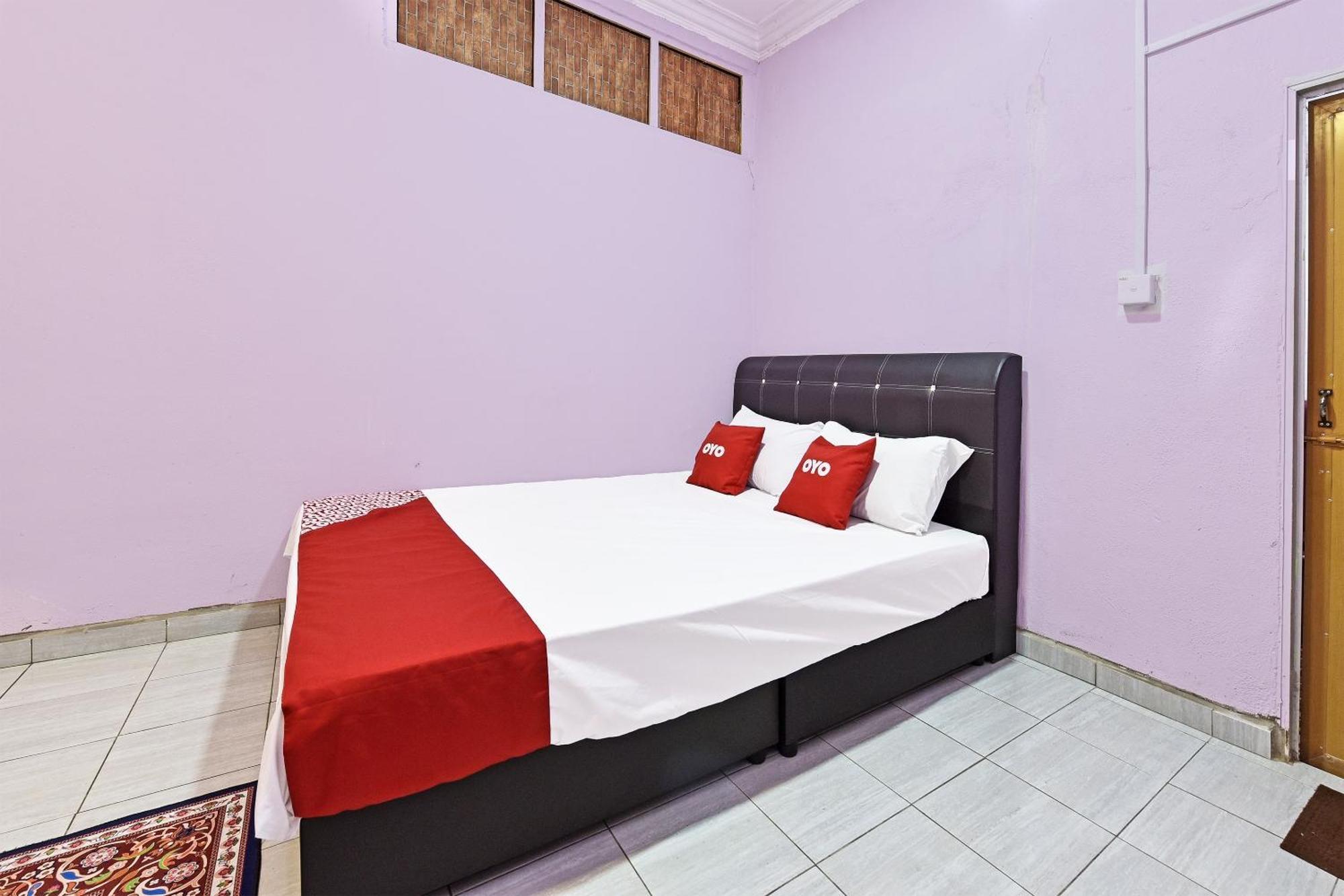 Oyo 90551 Zn Mix Homestay & Roomstay Kampung Raja Bagian luar foto