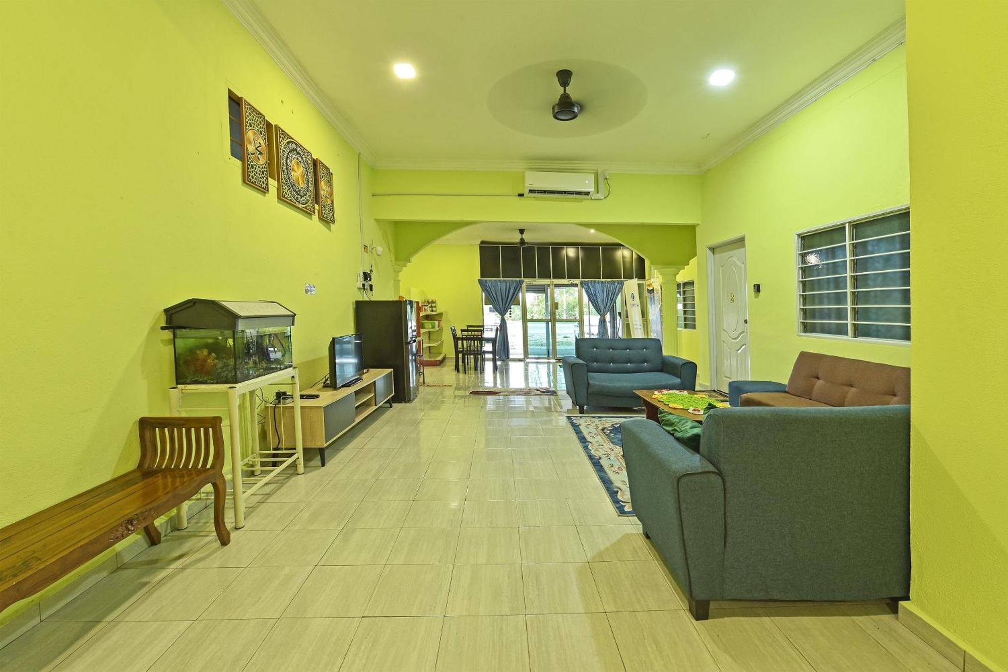 Oyo 90551 Zn Mix Homestay & Roomstay Kampung Raja Bagian luar foto