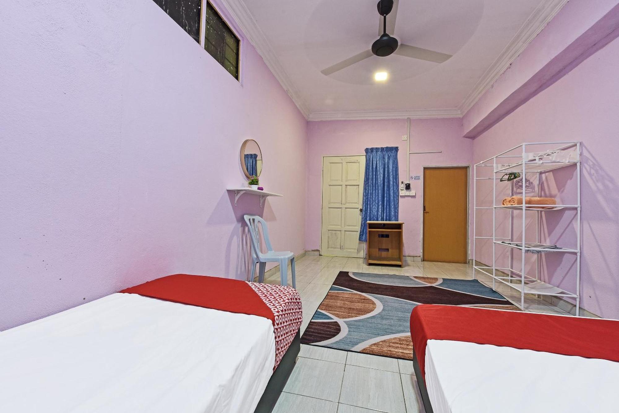 Oyo 90551 Zn Mix Homestay & Roomstay Kampung Raja Bagian luar foto