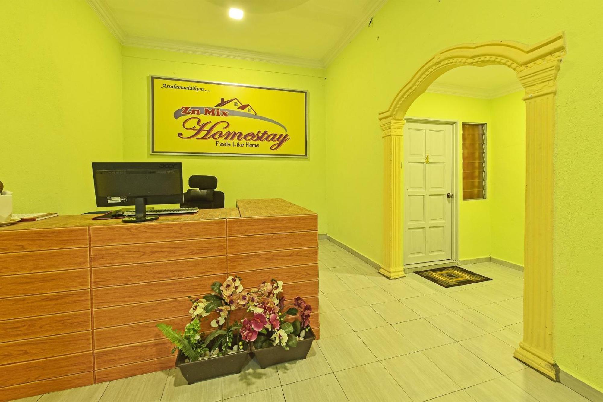 Oyo 90551 Zn Mix Homestay & Roomstay Kampung Raja Bagian luar foto